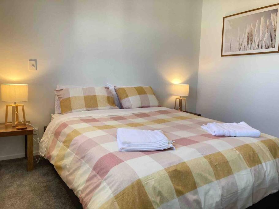 Cheerful 2 Bedroom Townhouse In Addington! Christchurch Kültér fotó