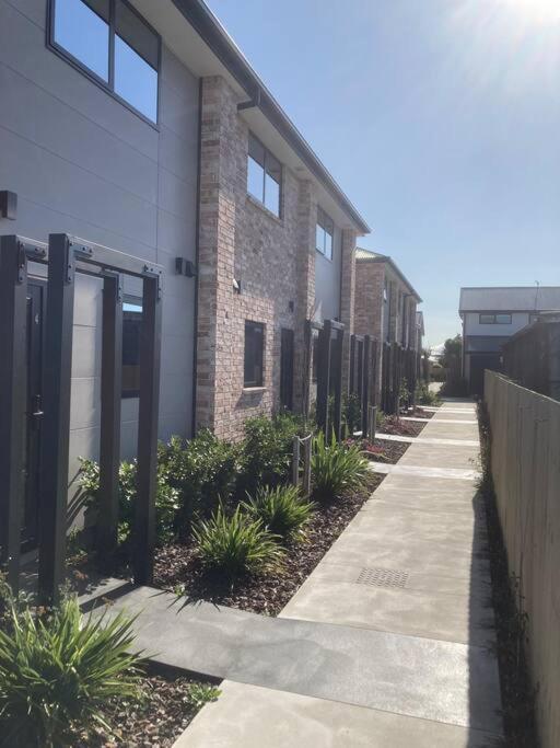 Cheerful 2 Bedroom Townhouse In Addington! Christchurch Kültér fotó