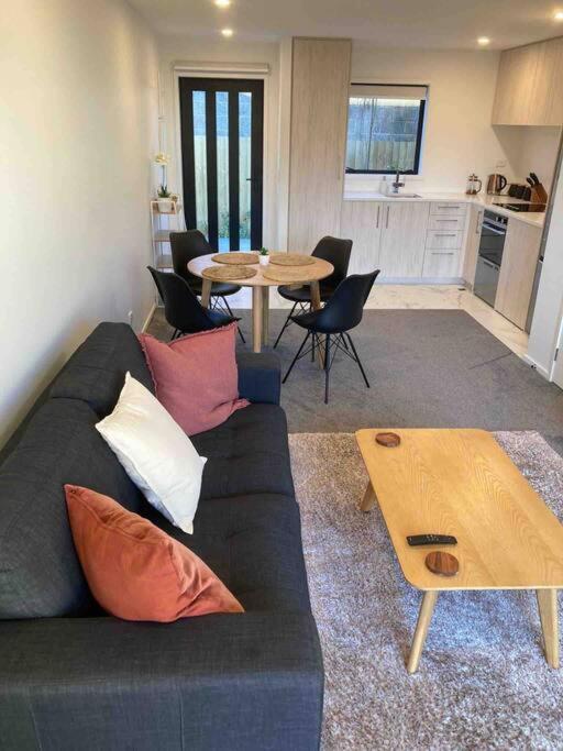 Cheerful 2 Bedroom Townhouse In Addington! Christchurch Kültér fotó